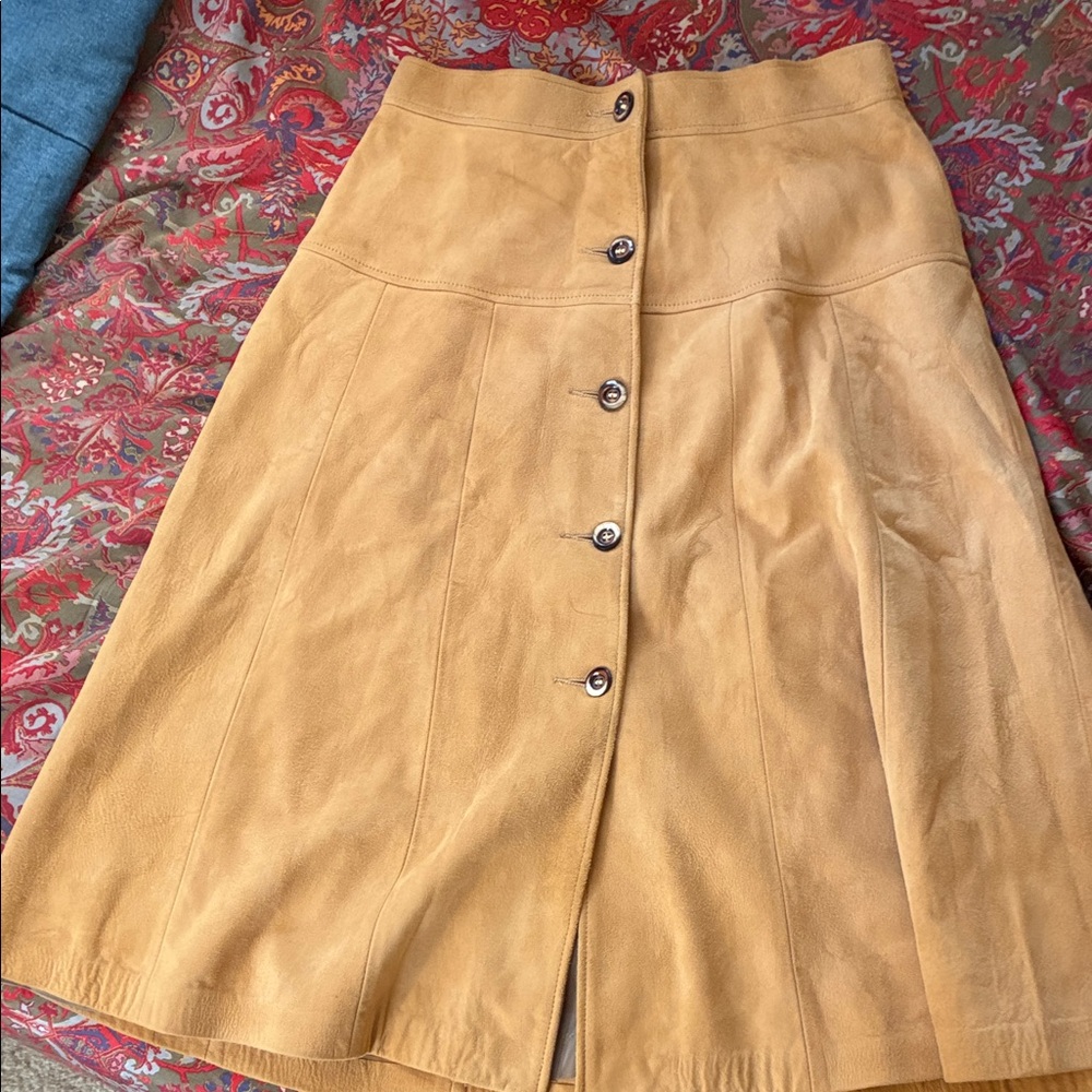 Button-Front 100 % Suede Tan Skirt